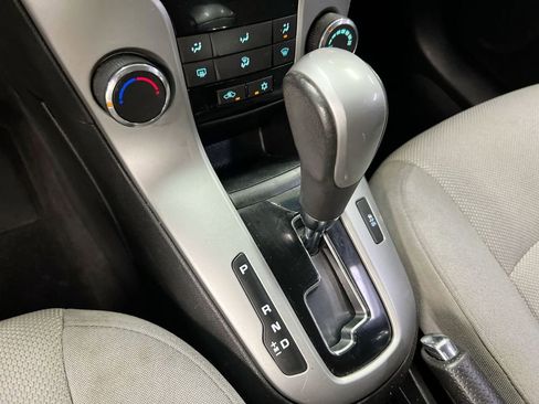 Used 2014 Chevrolet Cruze LT FWD image 11
