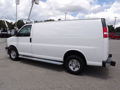Used 2020 Chevrolet Express 2500 w/ Driver Convenience Package image 4