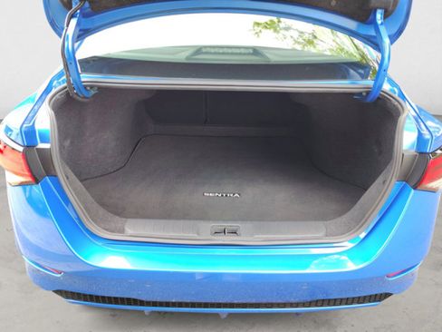 Used 2020 Nissan Sentra SV image 17