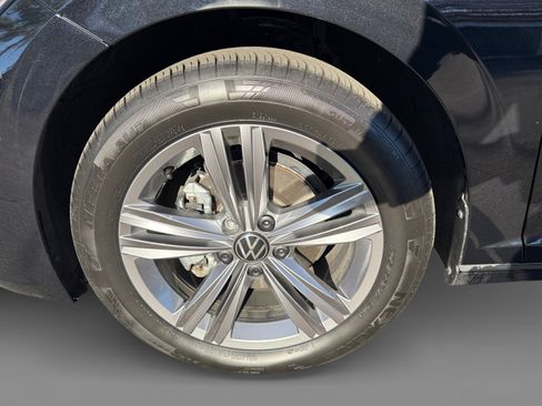 Used 2024 Volkswagen Jetta SE image 9