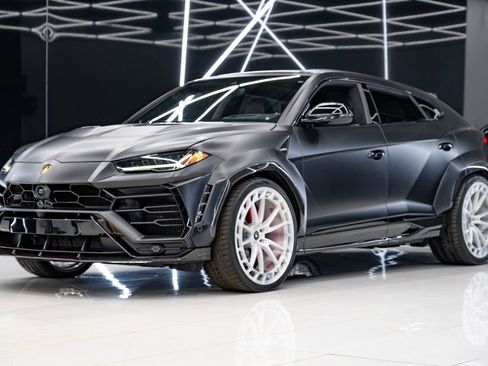 Used 2021 Lamborghini Urus AWD/4WD image 3