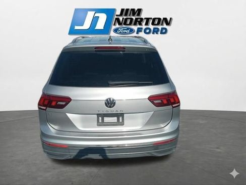 Used 2024 Volkswagen Tiguan SE FWD image 8