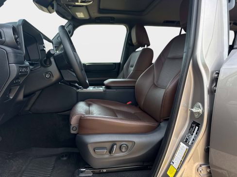 Used 2025 Toyota Land Cruiser w/ Premium Package image 20