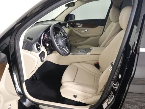 Used 2022 Mercedes-Benz GLC 300 image 19