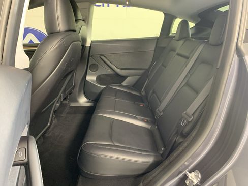 Used 2023 Tesla Model Y Long Range AWD/4WD image 29