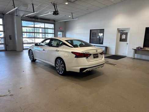 Used 2025 Nissan Altima 2.5 SL AWD/4WD image 5