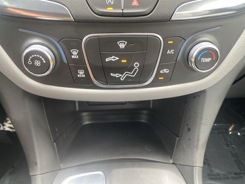 Used 2024 Chevrolet Equinox LS FWD image 25