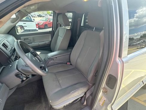 Used 2005 Dodge Dakota SLT image 23