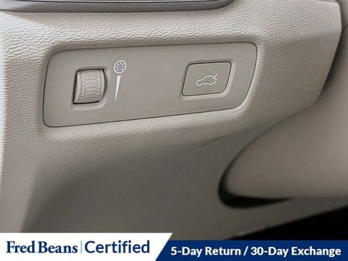 Used 2022 Volvo V60 T5 Cross Country w/ Advanced Package image 11