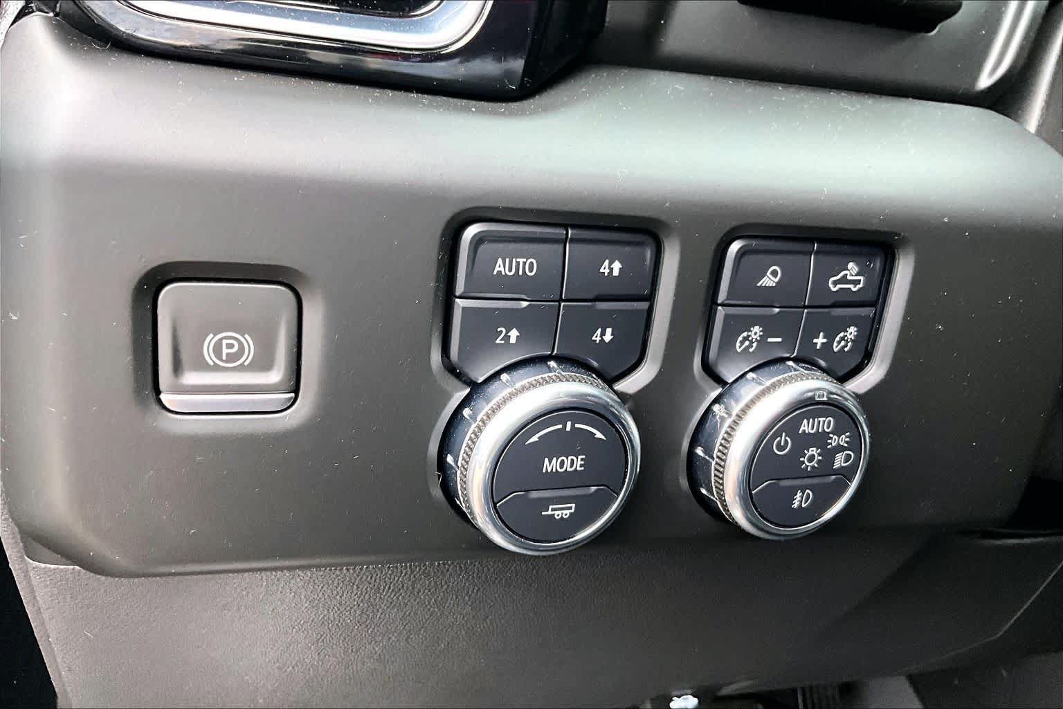Used 2024 GMC Sierra 1500 Denali w/ Denali Reserve Package AWD/4WD image 33