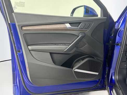 Used 2024 Audi Q5 e Premium Plus w/ Premium Plus Package image 22