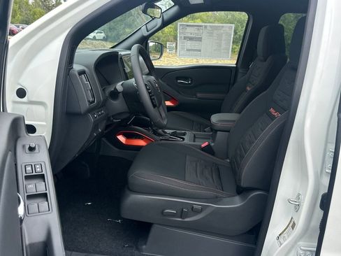 New 2025 Nissan Frontier PRO-4X AWD/4WD image 9