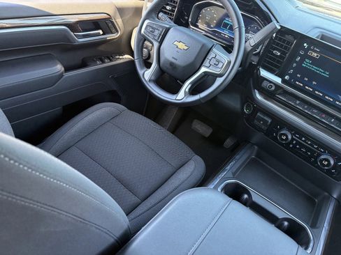 Certified 2025 Chevrolet Silverado 2500 LT w/ Convenience Package AWD/4WD image 15