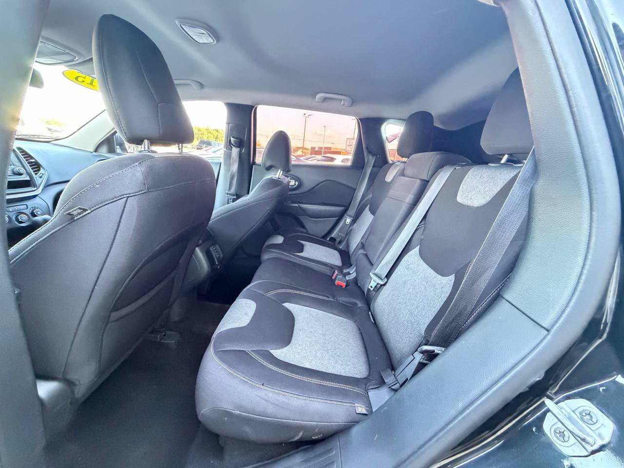Used 2015 Jeep Cherokee Sport FWD image 10