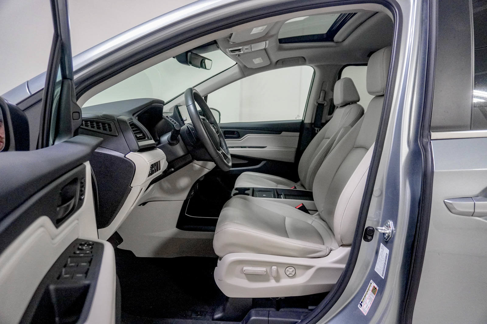 Used 2025 Honda Odyssey EX-L image 21