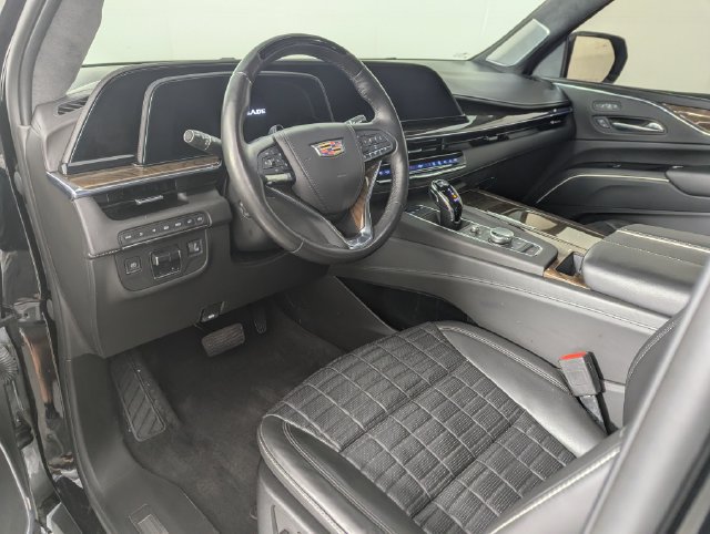 Used 2023 Cadillac Escalade Sport Platinum w/ LPO, ONYX Package AWD/4WD image 14