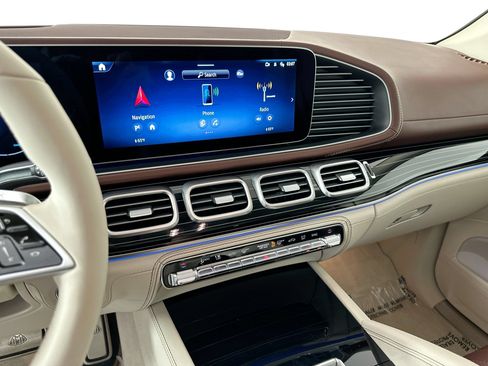 Used 2026 Mercedes-Benz Maybach GLS 600 4MATIC image 13