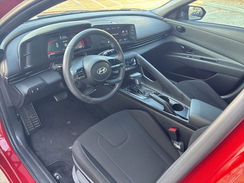 Certified 2025 Hyundai Elantra Sport image 12