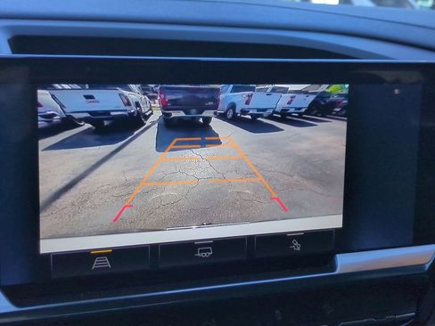 Used 2024 Chevrolet Silverado 1500 LT AWD/4WD image 20