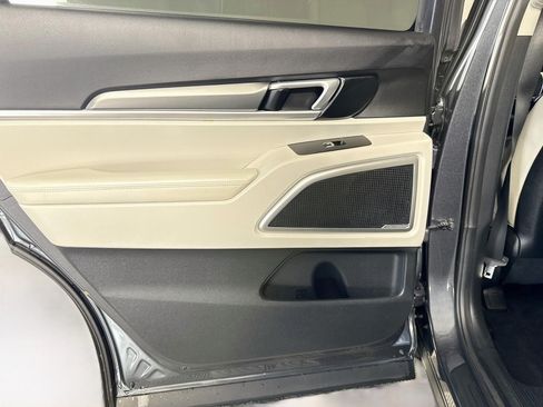 Used 2020 Kia Telluride S FWD image 26