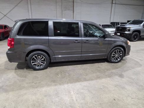 Used 2015 Dodge Grand Caravan SE w/ Quick Order Package 29E SE FWD image 14
