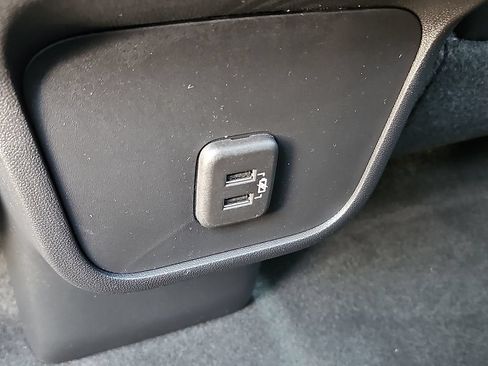 Certified 2023 Chevrolet Equinox RS FWD image 27