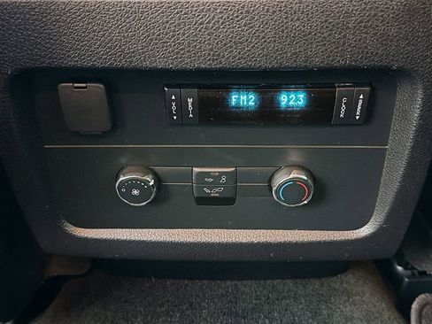 Used 2017 Ford Expedition XLT w/ Equipment Group 201A AWD/4WD image 33