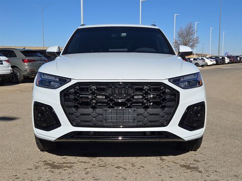 Used 2025 Audi Q5 e Premium Plus w/ Premium Plus Package image 10
