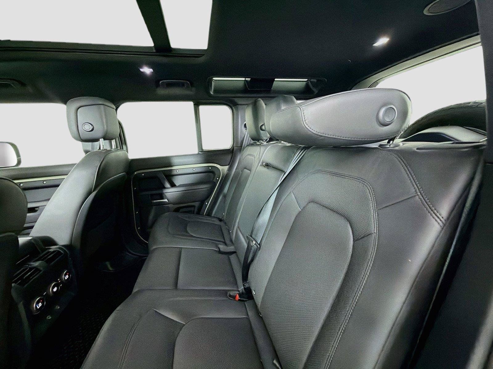 Certified 2025 Land Rover Defender 110 X-Dynamic SE AWD/4WD image 25