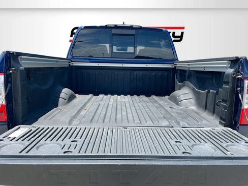 Used 2023 Nissan Titan SV w/ SV Convenience Package RWD image 25