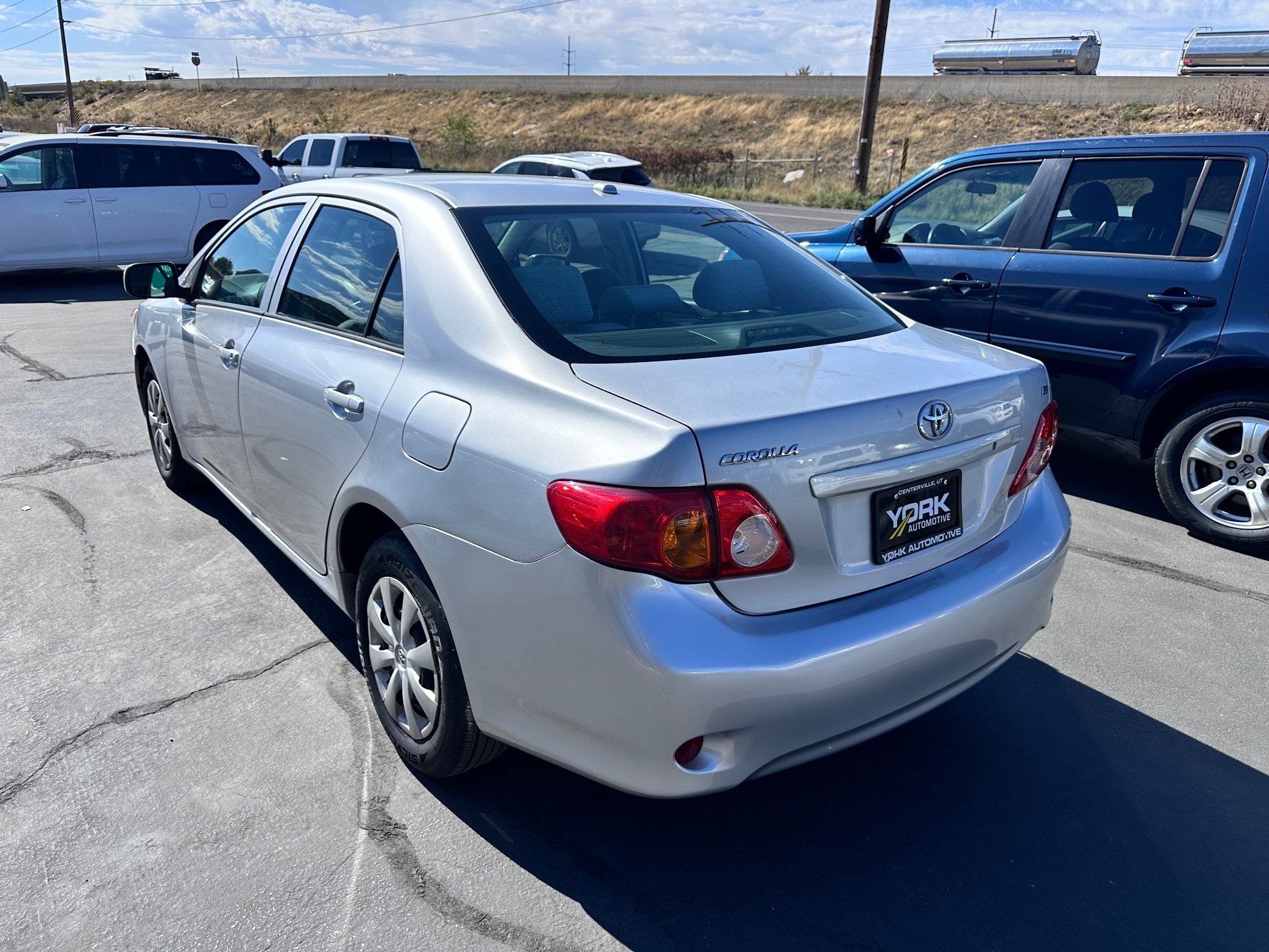 Used 2010 Toyota Corolla LE w/ All Weather Guard Pkg FWD image 4