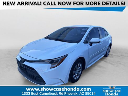 Used 2025 Toyota Corolla LE image 1