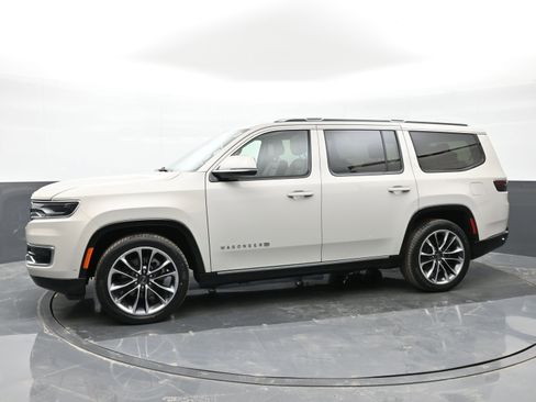 Used 2022 Jeep Wagoneer Series III w/ Premium Group I image 5