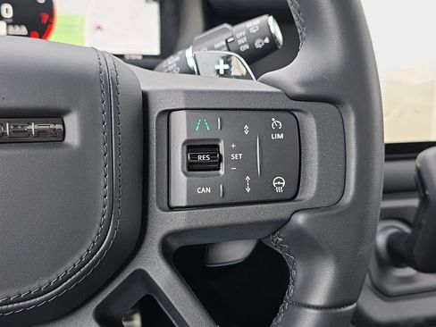 Used 2025 Land Rover Defender 110 AWD/4WD image 17