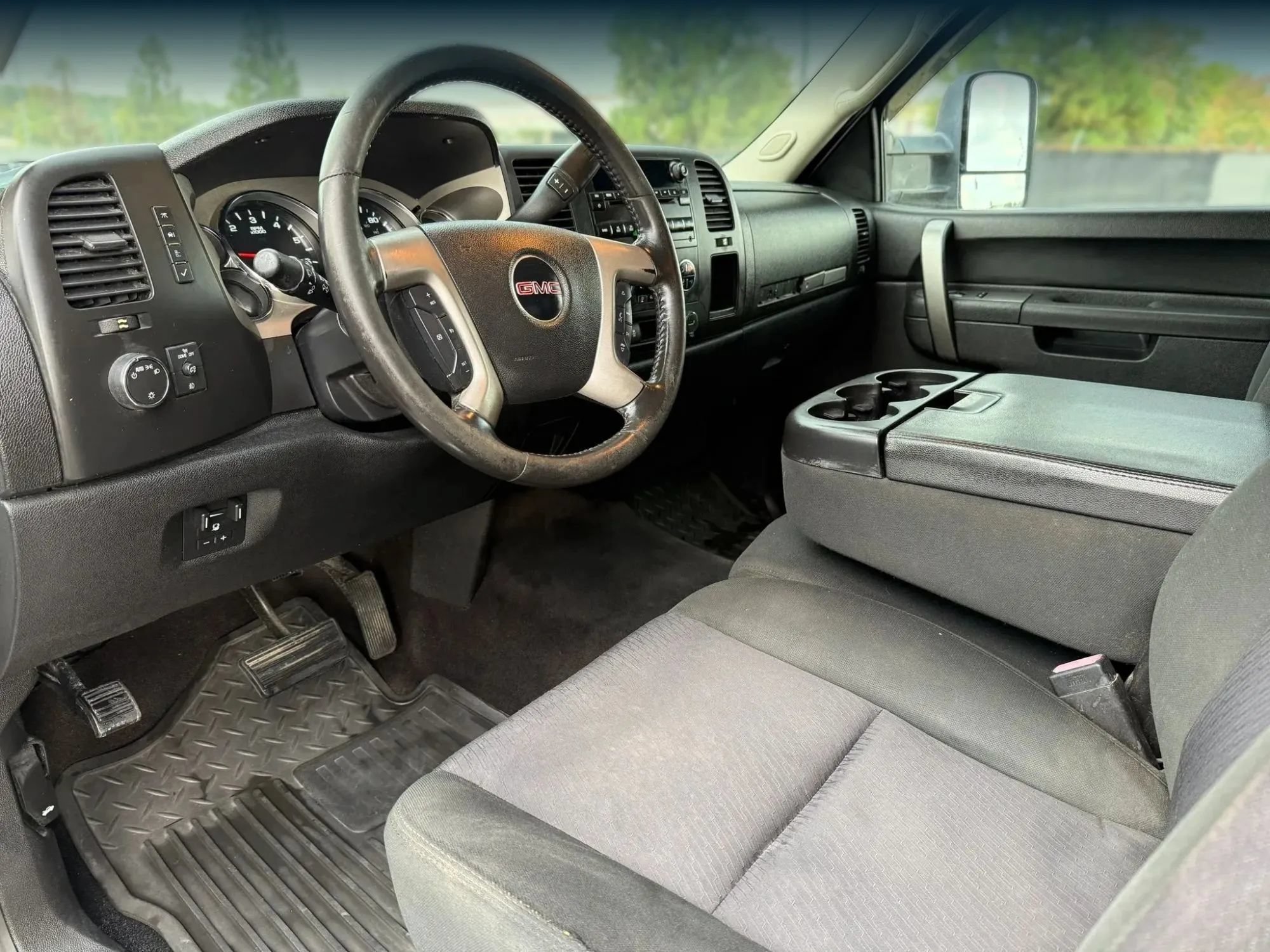 Used 2013 GMC Sierra 2500 SLE w/ HD SLE Premium Package AWD/4WD image 17