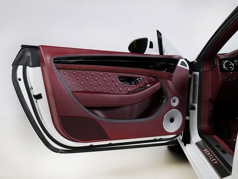 Used 2022 Bentley Continental GT Speed image 33