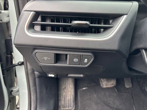 Used 2025 Kia K4 LXS image 32