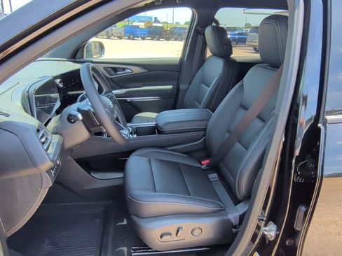 New 2026 Chevrolet Traverse LT w/ Midnight/Sport Edition FWD image 12
