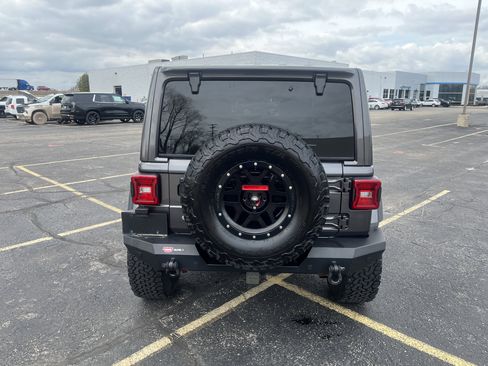 Used 2019 Jeep Wrangler Unlimited Sahara w/ Quick Order Package 24M Moab image 5