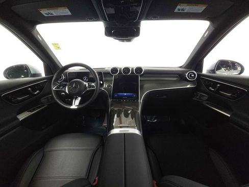 Used 2024 Mercedes-Benz GLC 300 4MATIC w/ Driver Assistance Package image 28