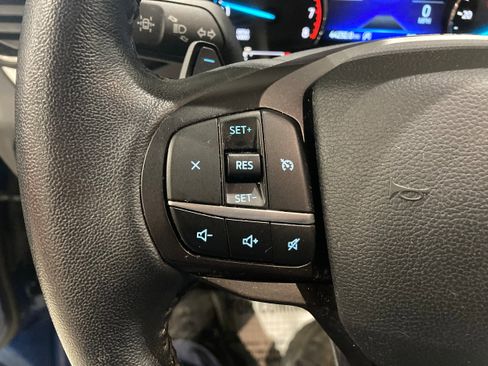 Used 2020 Ford Explorer XLT w/ Equipment Group 202A AWD/4WD image 28