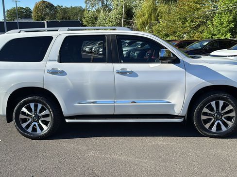Used 2021 Toyota Sequoia Limited image 28
