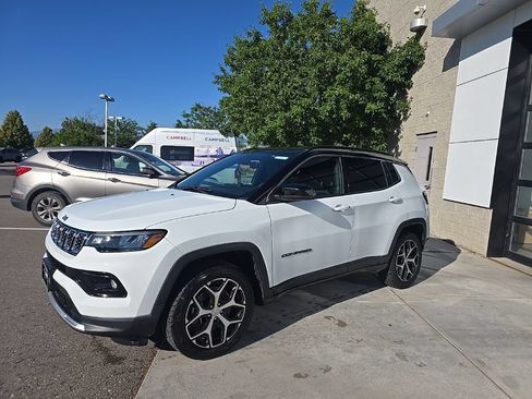 Used 2024 Jeep Compass Limited AWD/4WD image 2