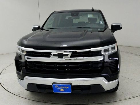 Used 2022 Chevrolet Silverado 1500 LT RWD image 2