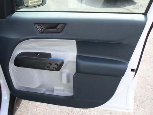 New 2025 Ford Maverick XLT w/ XLT Luxury Package image 11