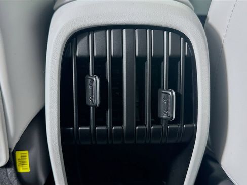 New 2026 Hyundai Kona SEL Premium image 17