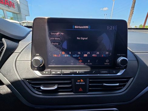 Used 2019 Nissan Altima 2.5 SV image 18