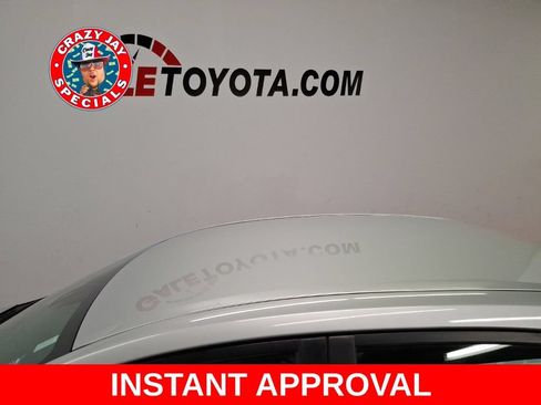 Used 2018 Toyota Corolla LE FWD image 8