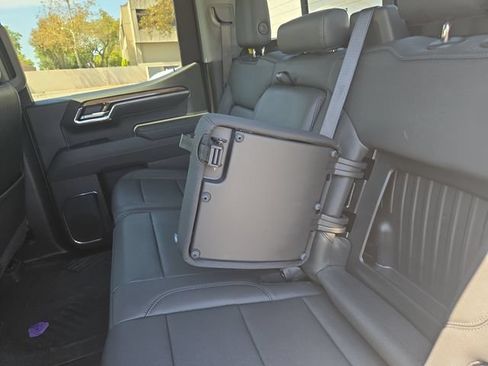 Used 2025 Chevrolet Silverado 1500 LT Trail Boss w/ Convenience Package II AWD/4WD image 6