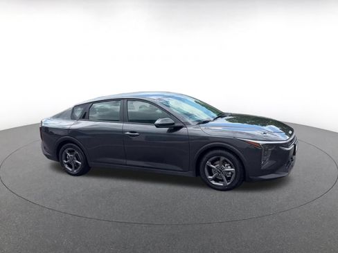 Used 2025 Kia K4 FWD image 2